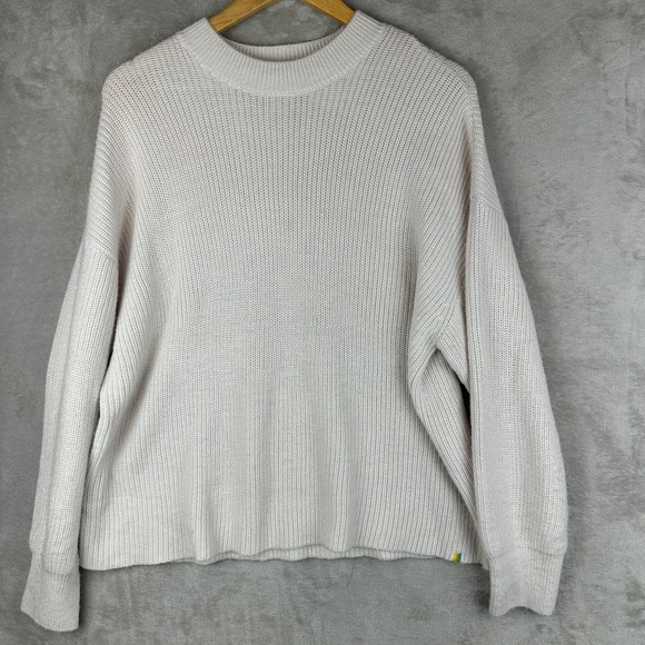 Vuori Sweaters - VUORI Alps Classic Crew Neck Sweater Marshmellow Size Small VW2098 Small